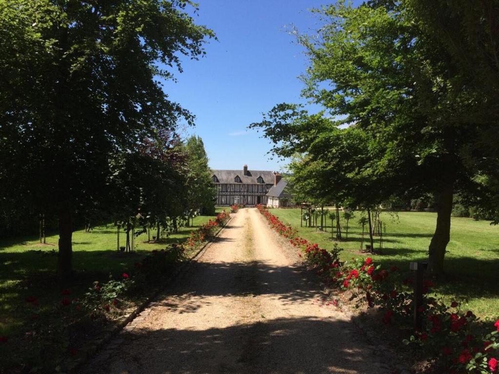 La Gloriette Gite Situe Dans La Propriete Dun Magnifique Manoir Vatteville-la-Rue Экстерьер фото