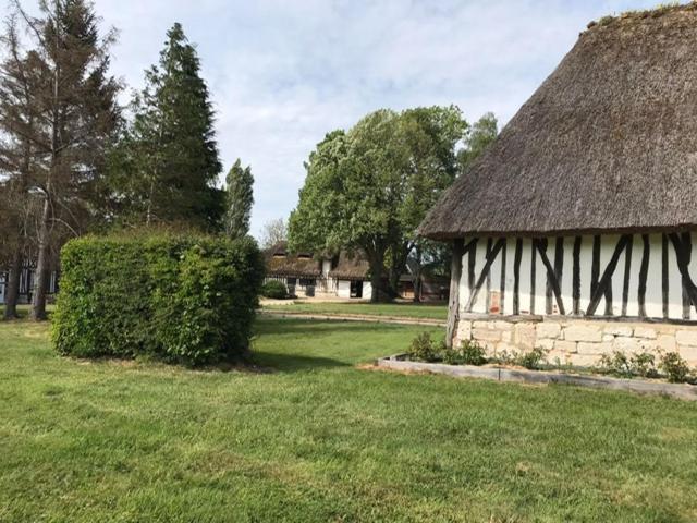 La Gloriette Gite Situe Dans La Propriete Dun Magnifique Manoir Vatteville-la-Rue Экстерьер фото